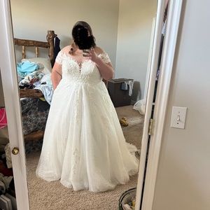 Plus size (24-28) Wedding Dress